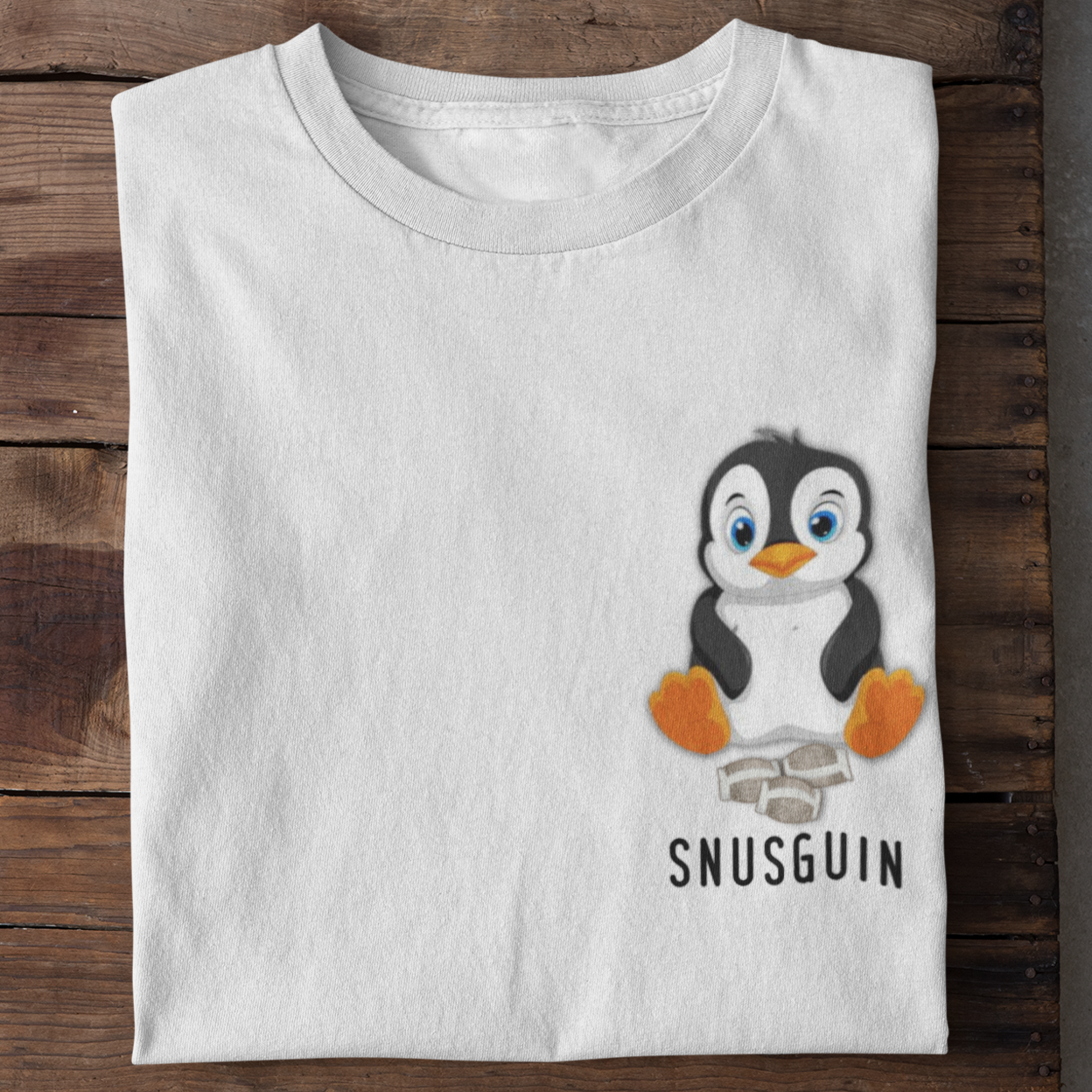 Snusguin Brustprint  |  Unisex Shirt